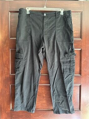 Old Navy Women’s OG Chino Black Cargo Pants with Side Pockets